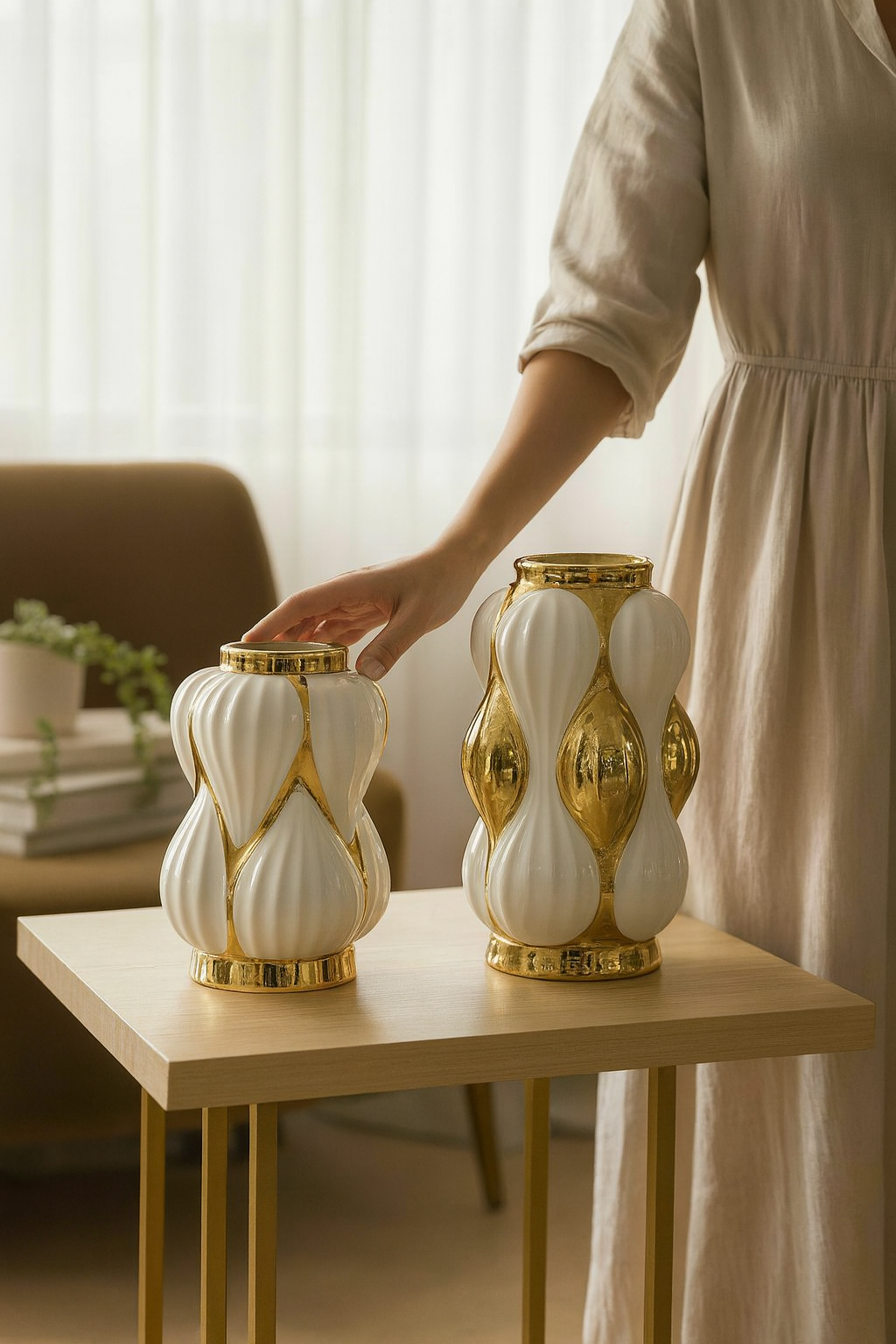 Lot de 2 Vases Décoratifs Blanc & Doré – Design Ondulé Luxe